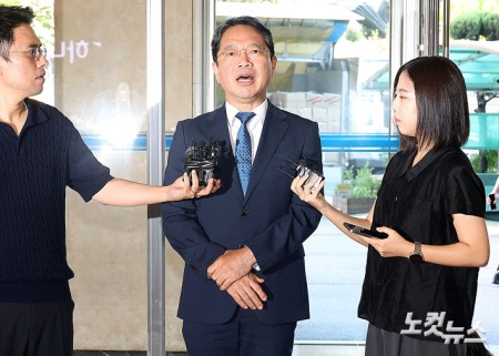 김승원 법무장관 후보자, 인사청문회 준비사무실 첫 출근