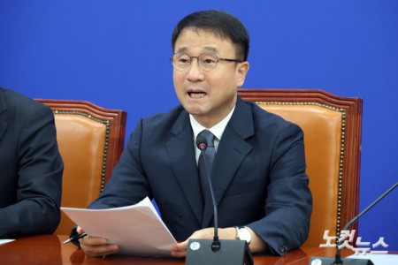 발언하는 한병도 원내대표