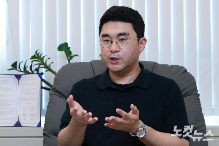 2일 서울 강남구 펫로스 심리상담센터 '안녕'에서 조지훈 원장이 CBS노컷뉴스와 인터뷰를 갖고 있다. 류영주 기자