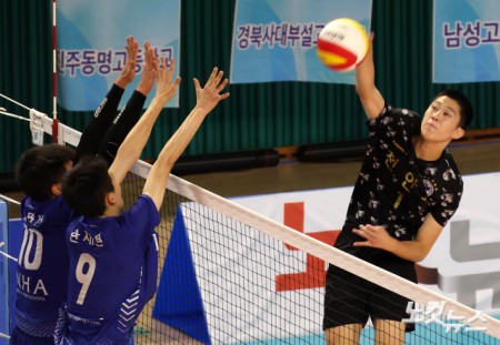 공격하는 신주원