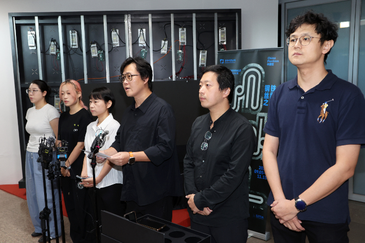 3일 전남광주통합특별시 서구 하정웅미술관에서 광주비엔날레 중국 전시팀이 철수 의사를 밝히고 있다. 광주비엔날레 본전시와 별도 전시인 파빌리온(특별관)에서 '대만관' 명칭으로 인해 중국 측이 강하게 반발하며 '중국관' 전시 준비가 중단된 상태다. 연합뉴스