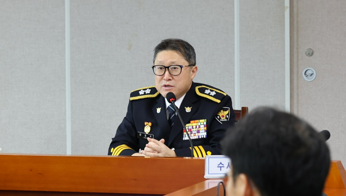 양영우 제23대 광주경찰청장이 3일 오후 광주경찰청 무등홀에서 열린 취임인사 겸 첫 지휘부회의에서 향후 치안 방향과 지휘 방침을 밝히고 있다. 광주경찰청 제공