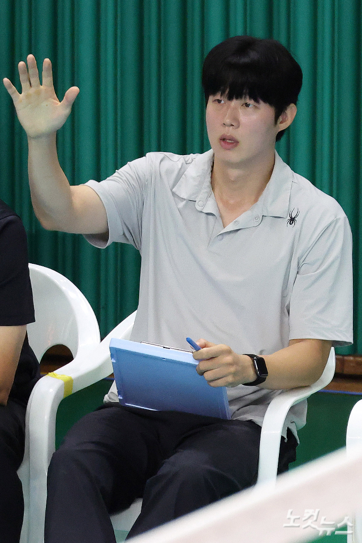 송산중 정동근 코치. 영천=박종민 기자