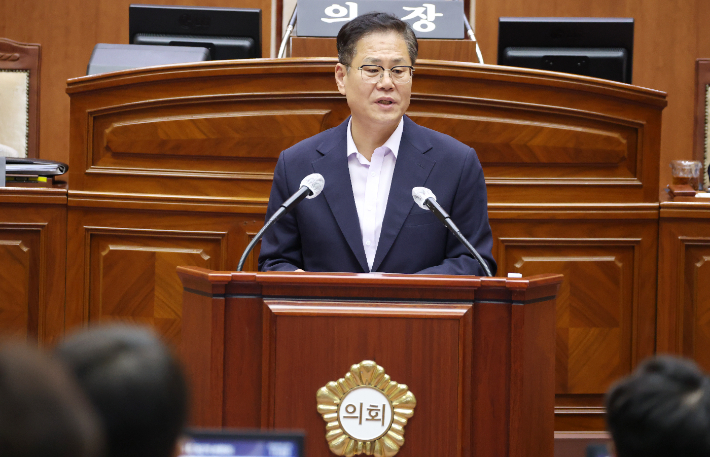 조지훈 전주시장이 4일 전주시의회 시정질문에서 답변 중인 모습. 전주시 제공