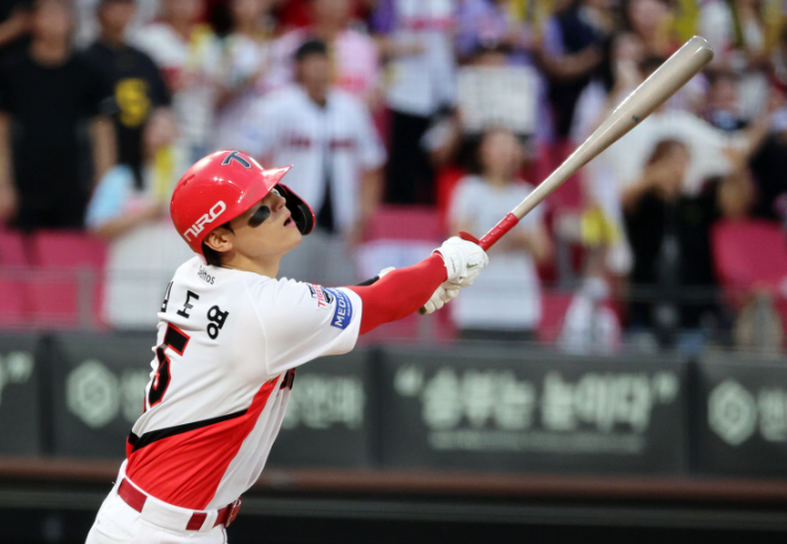 8월 26일 롯데와 홈 경기에서 KIA 김도영이 1회말 우월 3점 홈런을 날리는 모습. 연합뉴스 