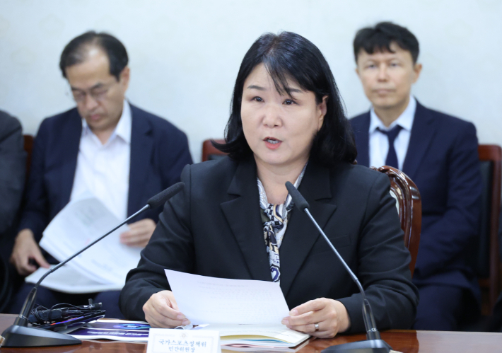 4일 서울 종로구 정부서울청사에서 열린 국가스포츠정책위원회 회의에서 김수녕 공동위원장이 발언하고 있다. 연합뉴스