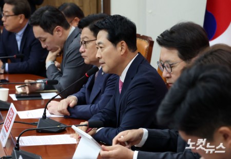 발언하는 장동혁 대표