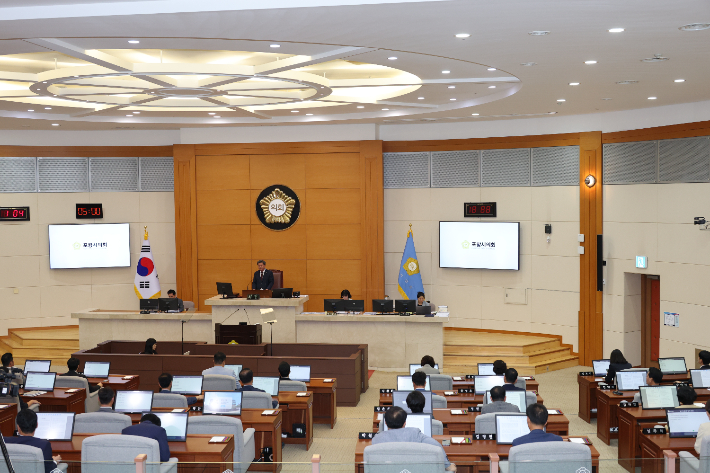 제333회 포항시의회 임시회 본회의장. 포항시의회 제공