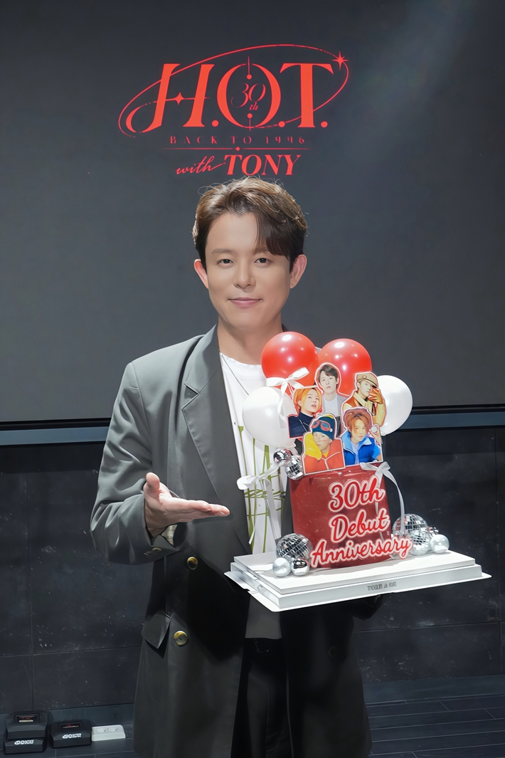 H.O.T. 토니안. 비웨이브엔터테인먼트 제공
