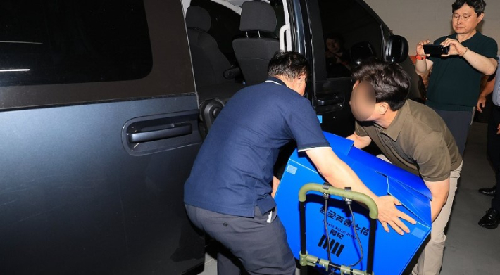 지난 8일 제주경찰청을 상대로 진행된 압수수색. 연합뉴스
