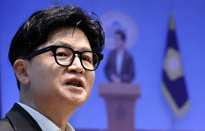 무소속 한동훈 의원이 13일 국회 소통관에서 김승원 법무부 장관 후보자 관련 기자회견을 하고 있다. 연합뉴스