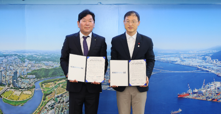 울산시와 HS효성에너지솔루션코리아는 14일 울산시청 접견실에서 이차전지 실리콘 음극재 생산공장 신설 투자양해각서를 체결했다. 울산시 제공