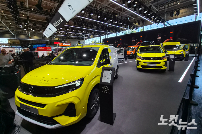 IAA 트랜스포테이션 2026 스텔란티스 프로 원관에 전시된 스텔란티스 프로 원 차량들. 박요진 기자