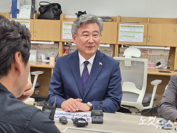 천호성 전북특별자치도교육감은 지난 7월 1일 전북특별자치도교육청에서 취임 후 첫 기자 간담회를 열고 교육 개혁 의지를 표명하고 있다. 김대한 기자