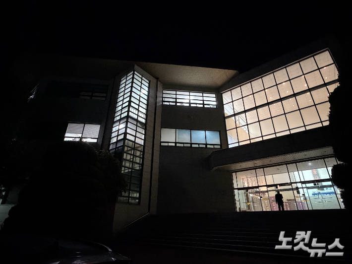 15일 밤 9시 37분 예장고신 제76회 정기총회가 진행되는 충남 천안 고려신학대학원. 이정우 영상기자