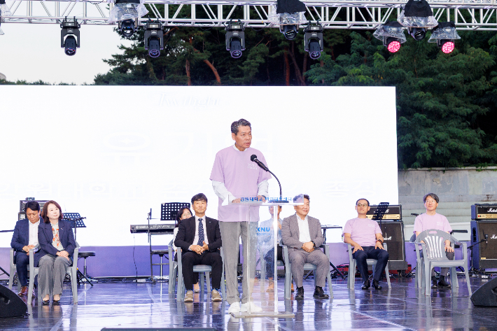 강원대학교 백령대동제가 지난 14일 강원대 춘천캠퍼스 대운동장에서 개막했다. 강원대 제공