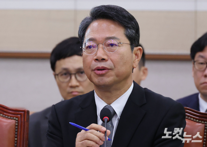 황진환 기자