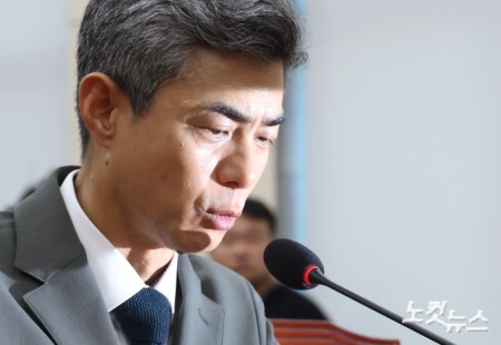 질의에 답하는 국방장관 후보자