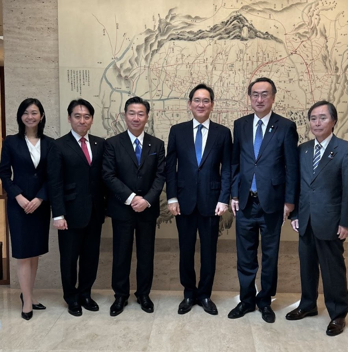 이재용 삼성전자 회장이 14일 일본 참의원 대표단과의 오찬 회동을 가졌다. 히라키 다이사쿠 공명당 참의원 국회대책위원장 SNS 캡처