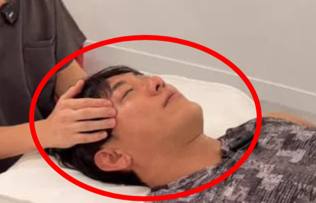 "17년간 하루 30분만 잤다"던 일본 사업가, 생방송 중 숙면 망신