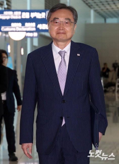 미국 향하는 조현 외교장관