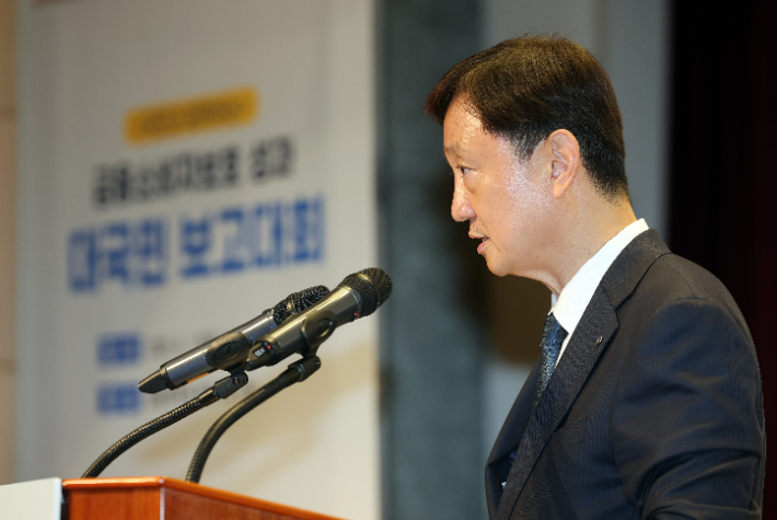 이찬진 금융감독원장이 17일 서울 여의도 금감원에서 열린 금융소비자보호 성과 대국민 보고대회에서 발언하고 있다. 연합뉴스