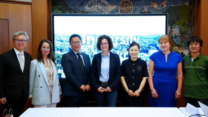 울산과학대학교 김강연 기획처장과 이연주 국제교류원장이 지난 6월 헝가리를 방문했다. 울산과학대 제공