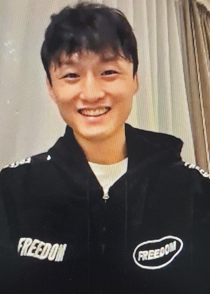 16일 열린 화상 기자회견에서 CBS노컷뉴스의 질문을 받고 있는 최두호. UFC 기자회견 영상 캡처
