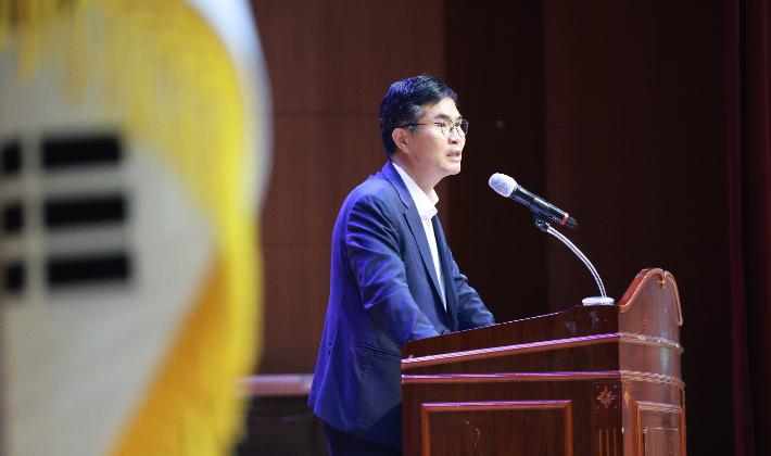이원택 전북도지사가 18일 도청 공연장에서 열린 '9월 소통의 날' 행사에서 인사말을 하고 있다. 전북도 제공