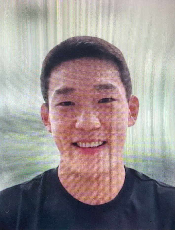 16일 열린 화상 기자회견에서 CBS노컷뉴스의 질문을 받고 있는 유주상. UFC 기자회견 영상 캡처