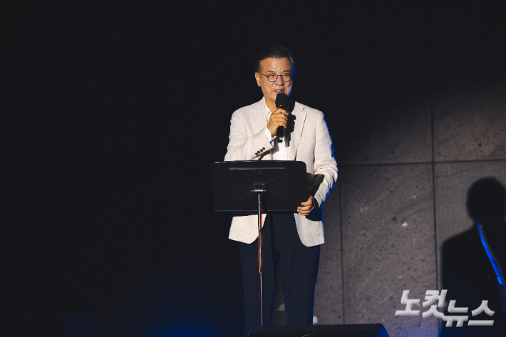 울산CBS '영화음악 콘서트' 진행을 맡은 배우 강석우씨. 이상록 기자