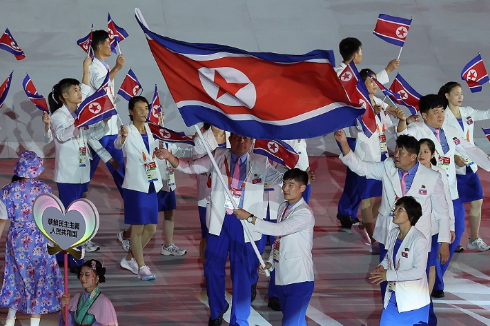 19일 일본 나고야 미즈호공원 육상경기장에서 열린 2026 아이치·나고야 아시안게임 개회식에서 북한 선수단이 입장하고 있다. 연합뉴스 