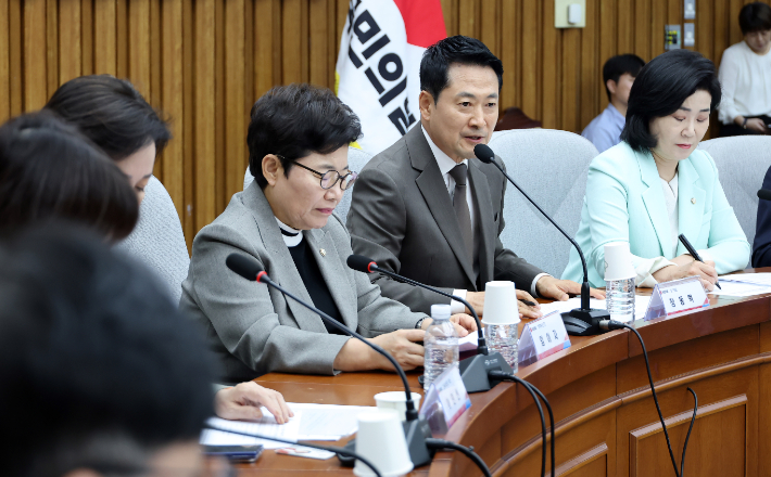 국민의힘 장동혁 대표가 21일 국회에서 열린 '2027학년도 수시 원서접수 먹통사태, 대입 공정성과 수험생 보호를 위한 긴급 간담회'에서 발언하고 있다. 연합뉴스