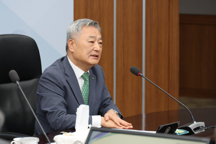 김회천 한수원 사장이 학위논문 연구성과 콘퍼런스 에서 당부의 말을 전하고 있다. 한수원 제공