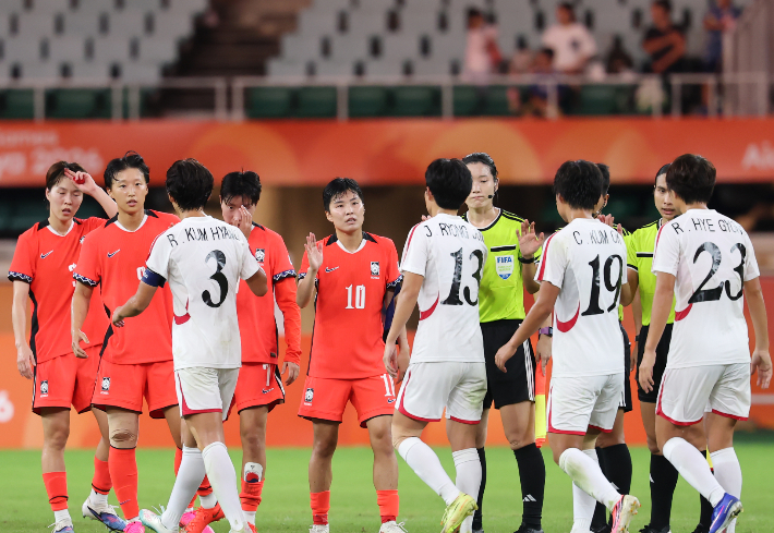 무승부 기록한 남북 여자축구. 연합뉴스
