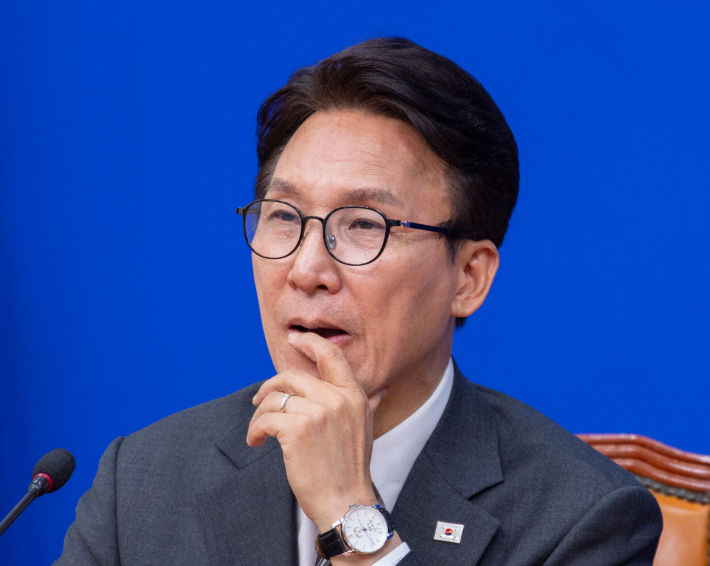 생각에 잠긴 민주당 김민석 대표. 연합뉴스