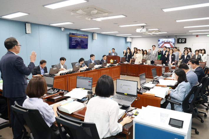 창원시의회 문화환경도시위원회 행정사무감사. 창원시의회 제공 