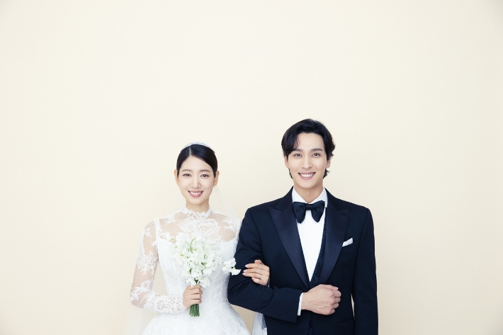 왼쪽부터 박신혜, 최태준. 솔트엔터테인먼트 제공