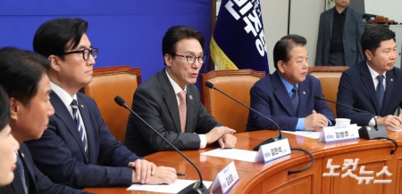 더불어민주당 김민석 대표가 22일 서울 여의도 국회에서 열린 전작권환수추진단 출범식에서 발언을 하고 있다.