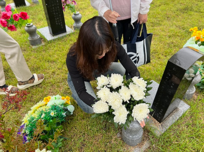 전남광주통합특별시는 오는 24일 영락공원에서 '플라스틱 조화 사용 줄이기 캠페인'을 벌인다. 광주특별시 제공