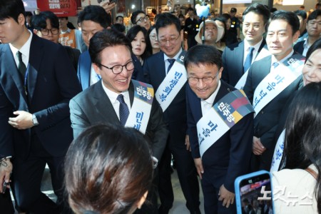 추석 귀성객 만난 더불어민주당