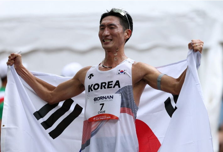 23일 2026 아이치-나고야아시안게임에서 한국 육상의 첫 메달을 따낸 최병광이 감격스러운 표정을 짓고 있다. 연합뉴스