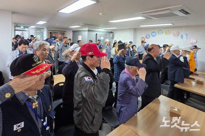전국 연탄은행은 국가유공자와 보훈가족을 향한 감사와 존경의 마음을 담아 매주 수요일 보훈 식사 나눔을 진행하고 있다. '수요일의 보훈 밥상' 무료 급식을 비롯해 비타민 목욕탕과 여행 프로그램 등 다양한 활동을 통해 교제의 장을 제공하며 지역의 사랑방 역할을 하고 있다. 오요셉 기자  