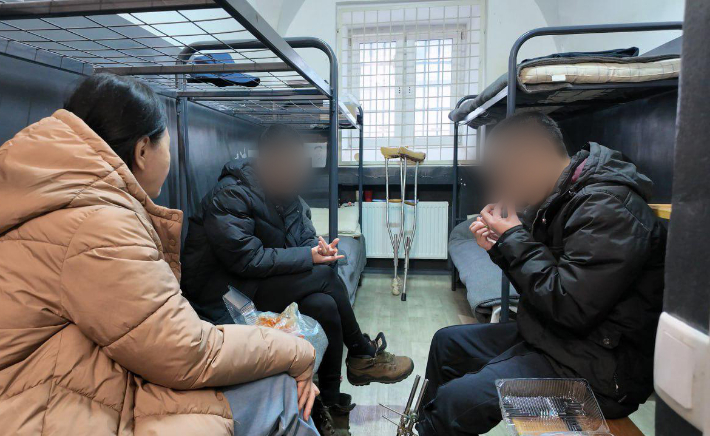 우크라이나군에 생포된 북한군 포로 백모씨와 리모씨. 연합뉴스