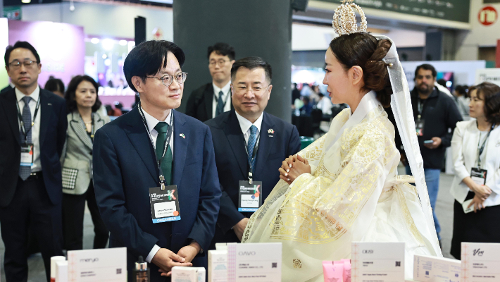 산업부와 KOTRA는 24일부터 25일까지 멕시코 현지에서 '한국우수상품전'을 개최했다. 산업통상자원부 제공