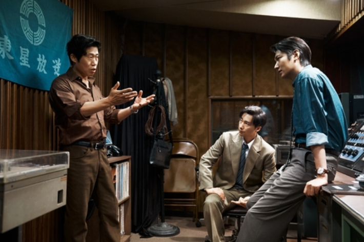 영화 '암살자(들)'의 한 장면. 하이브미디어코프 제공