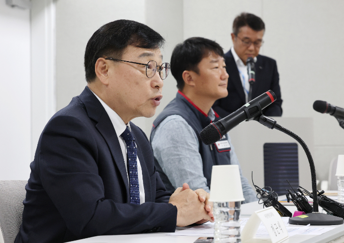 정근식 서울시 교육감이 28일 서울 용산구 서울시교육청에서 열린 지방교육재정교부금 개편안 반대 및 교육자치·교육재정 위기 대응을 위한 민주노총-서울시교육청 정책간담회에서 인사말 하고 있다. 연합뉴스