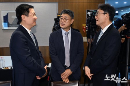 한 자리에 모인 통신3사 CEO