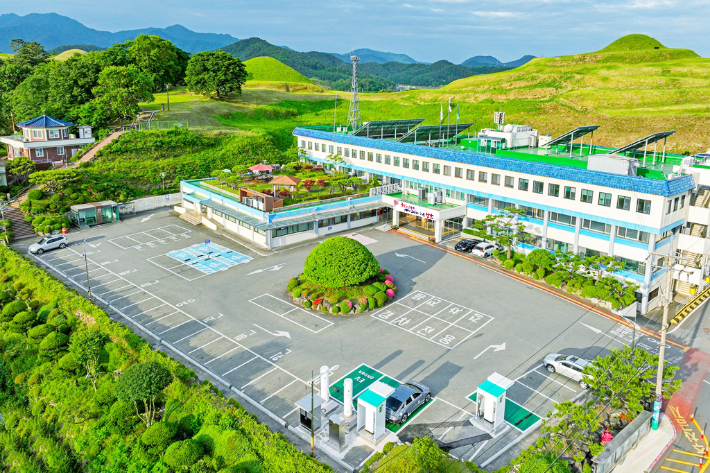 함안군청 전경. 함안군 제공 