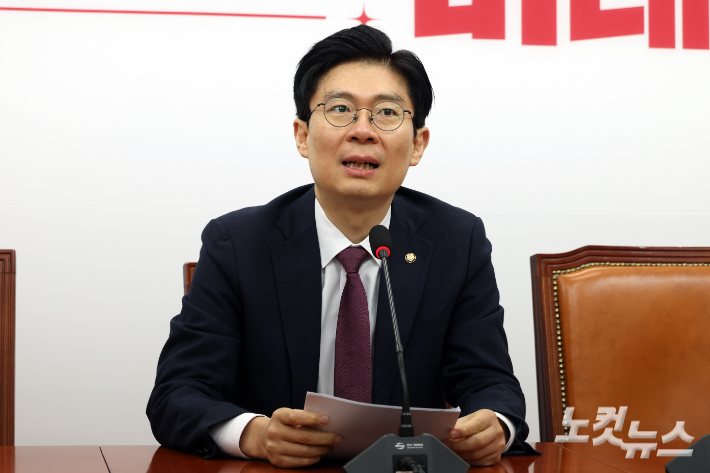 국민의힘 조정훈 의원. 윤창원 기자